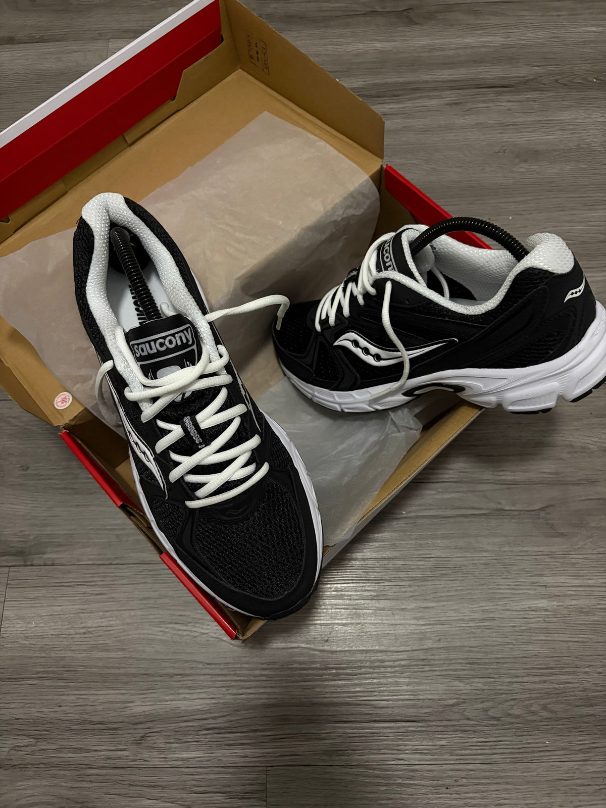 SAUCONY RIDE MILLENIUM BLACK/WHITE